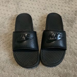 ❌❌SOLD❌❌Men’s nwot Nike slides size 11